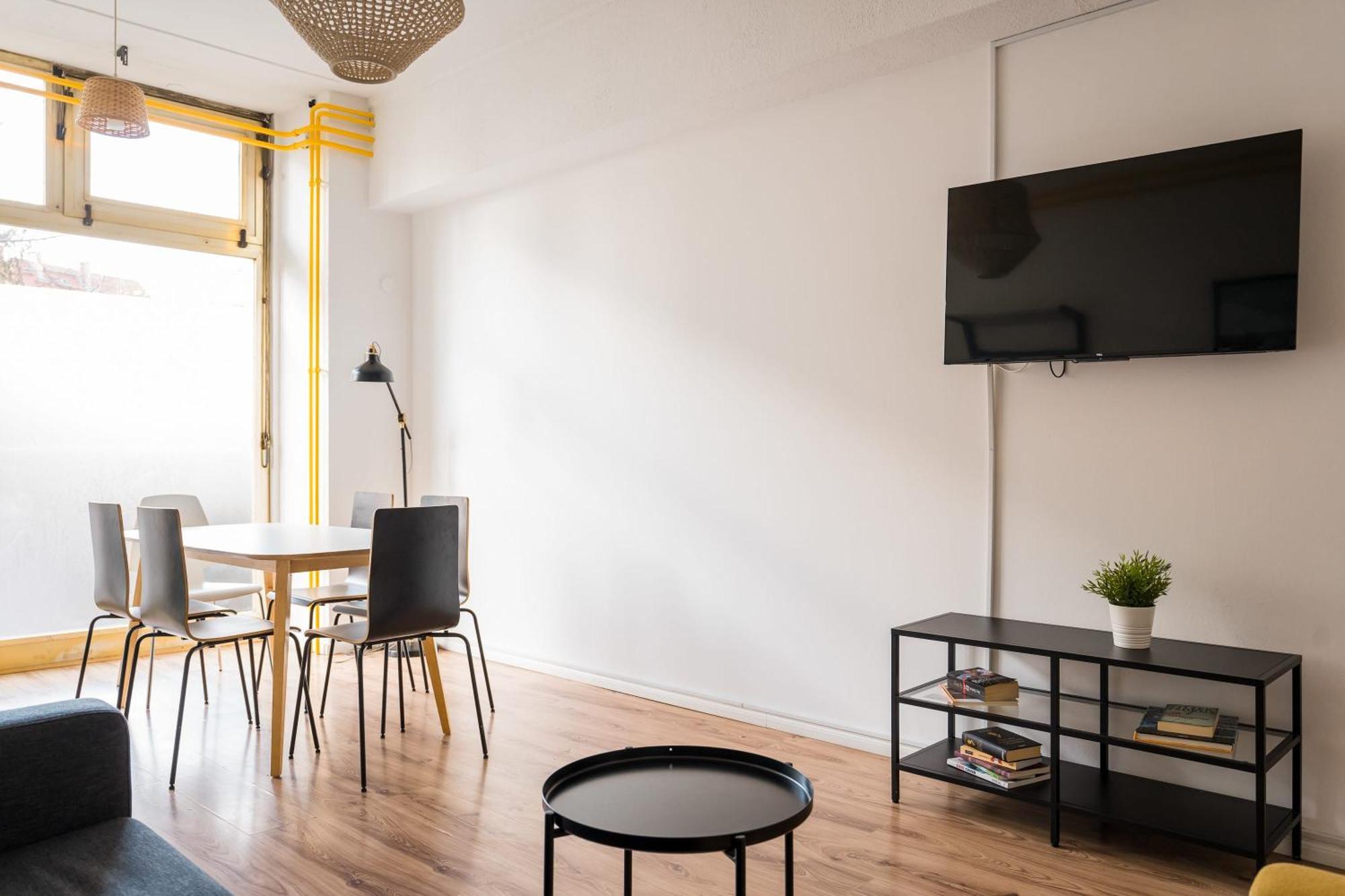 2 Bedroom In Convinient Location